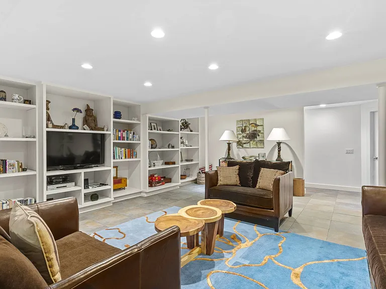 210 Treescape Dr — Photo 26