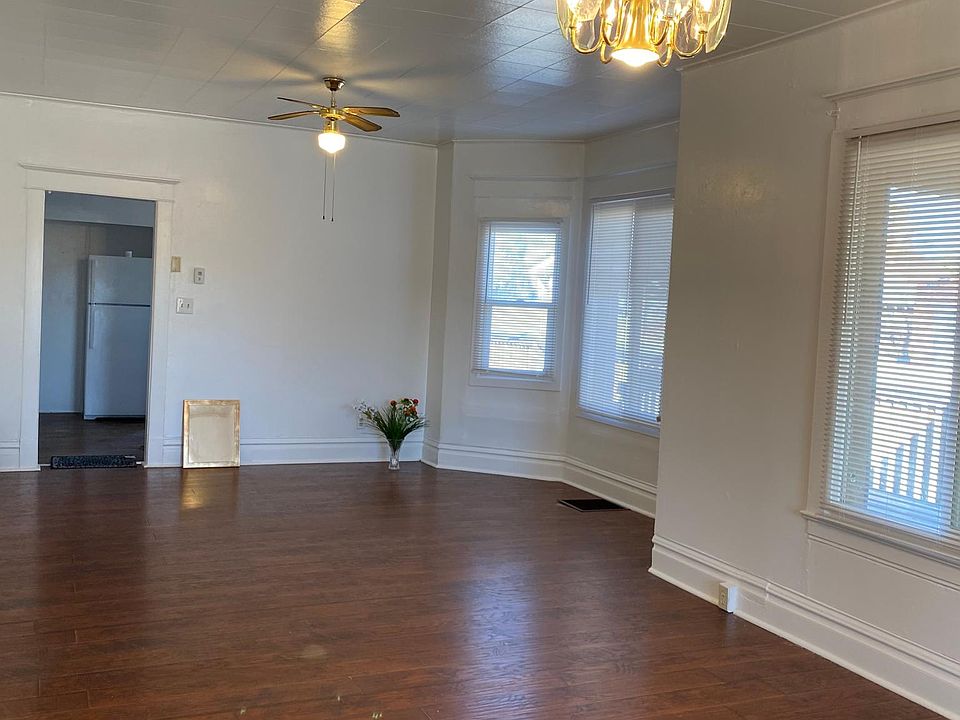 1st image of 1025 E 8th St