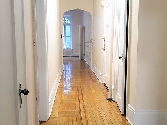 5th image of 49 Saint Marks Pl APT 2