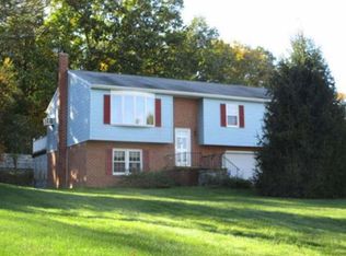 140 Greenwood Rd, Spring Grove, PA 17362