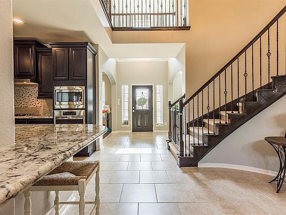 2nd image of 1116 Boxwood Pl