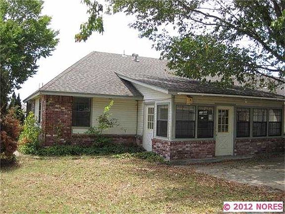 3rd image of 24822 S Pleasant View Dr