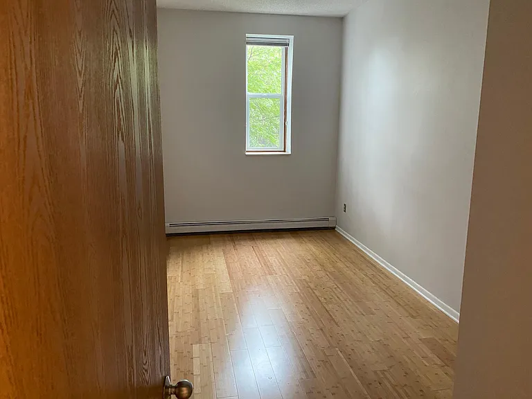 215 7th St NE #206 — Photo 7
