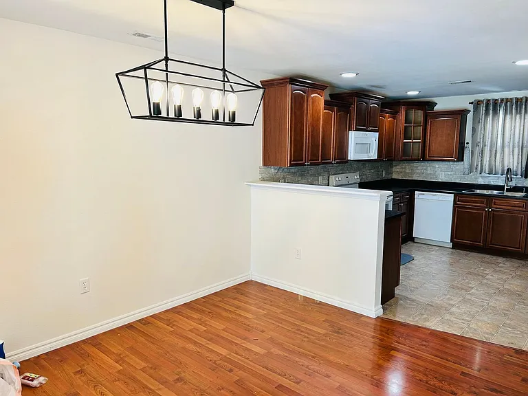 49 Fuller Cir — Photo 6
