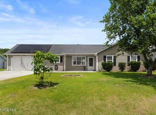 324 Foxridge Ln, Hubert, NC 28539
