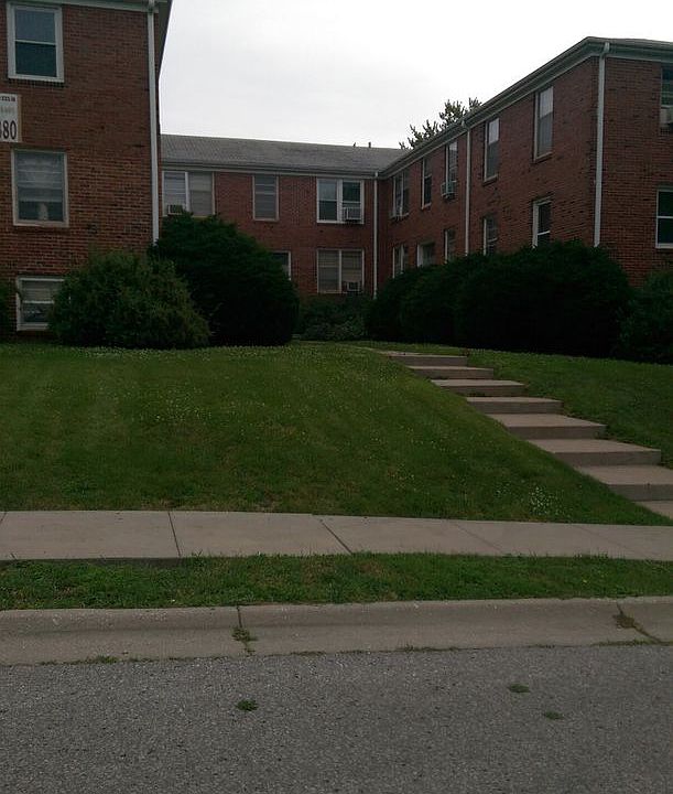 2nd image of 4702-4706 Cass St #12