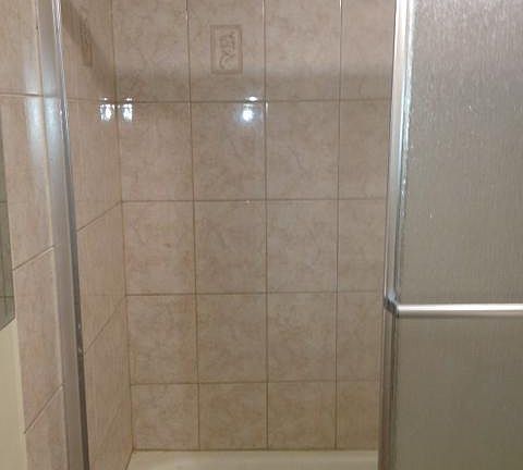 2nd image of 919 Boxwood Dr #106