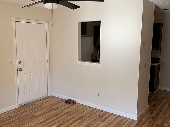 Entrance with pass through to kitchen
