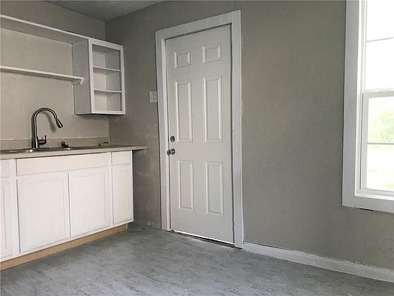 4th image of 2525 Isabel St #4