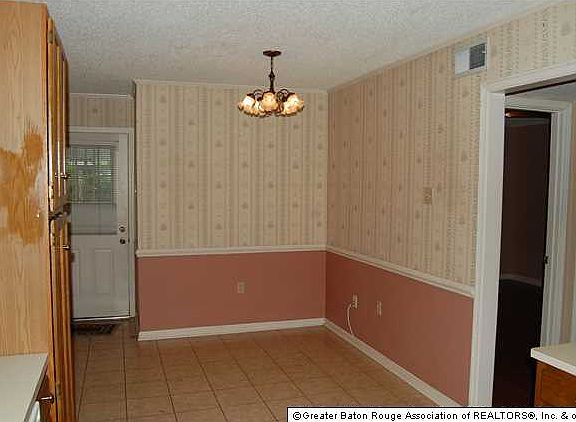 4th image of 2483 Larguier Ln