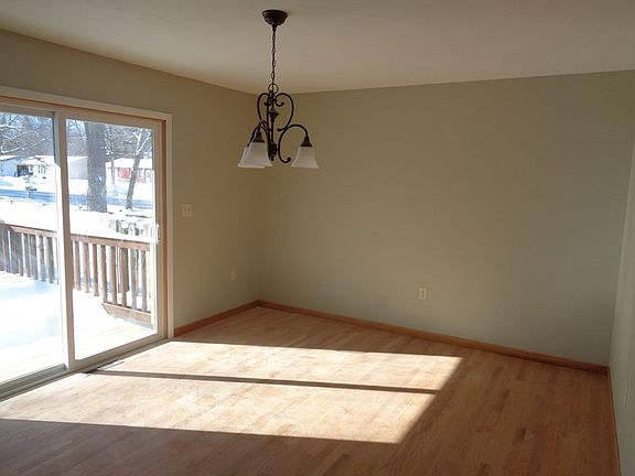 5th image of 3304 Mark Twain Dr