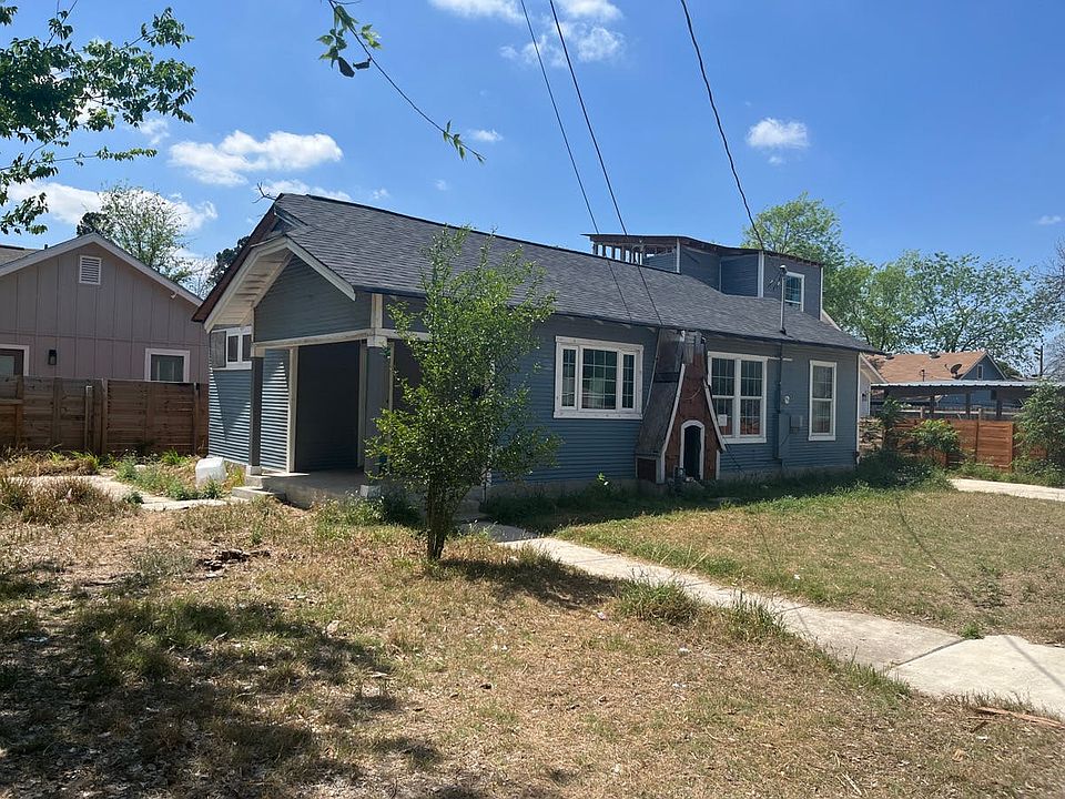 2nd image of 1122 Delaware St