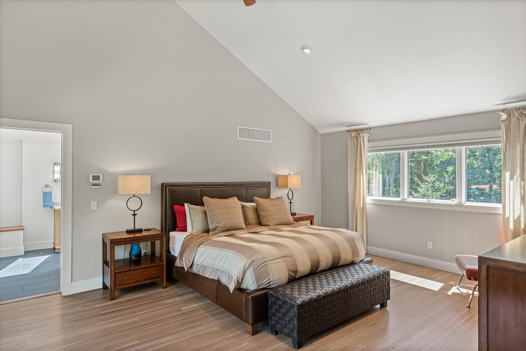 2 Eagle Close, East Quogue, NY 11942 Out East
