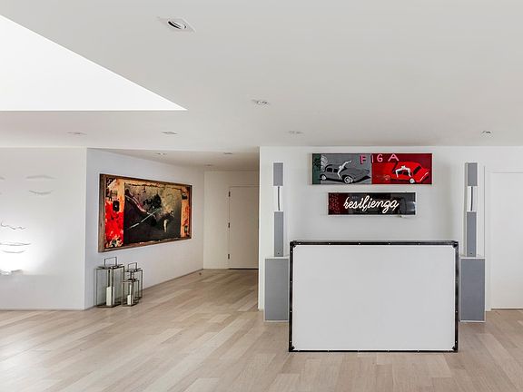 3rd image of 1800 Sunset Harbour Dr Suite Ts2