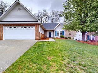 995 Glyn Water Ln, High Point, NC 27265