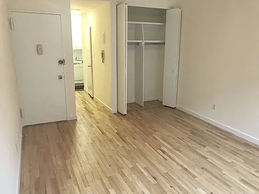 Rented by Avenues Real Estate | media 3