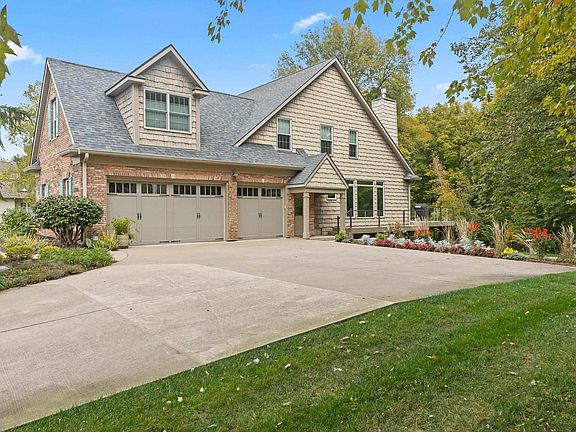 2nd image of 16 Eagle Pointe Pass