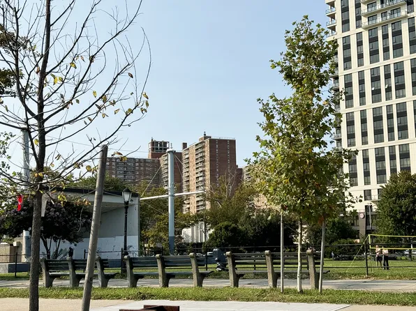 601 Surf Avenue image 22 of 23