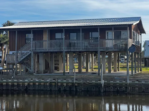 142 W 3rd Ave, Horseshoe Beach, FL 32648