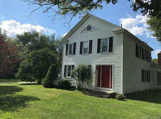 42 School St, Plainfield, CT 06374