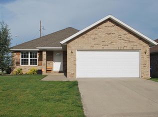 3412 S Juniper Ave, Springfield, MO 65804