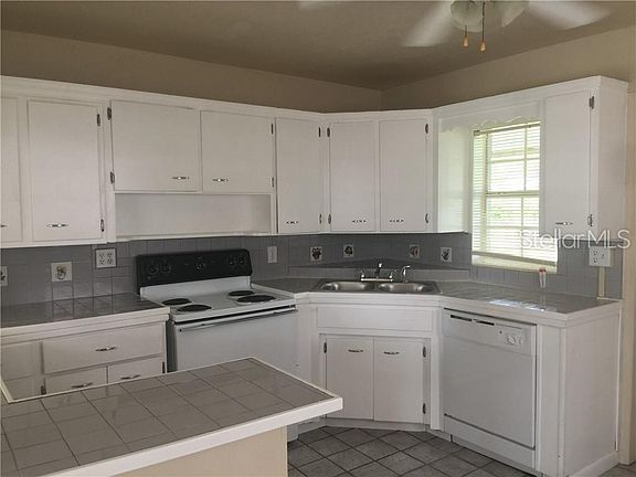 4th image of 1040 Pineview Pl