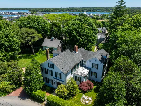 49 William St, Tisbury, MA 02568