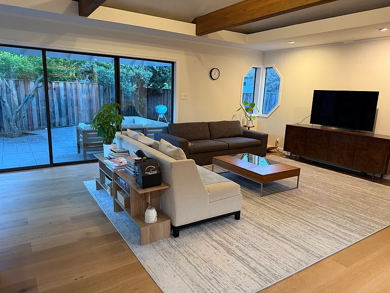 846 Embarcadero Rd — Photo 4