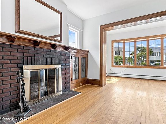 5th image of 406 Washington Ave
