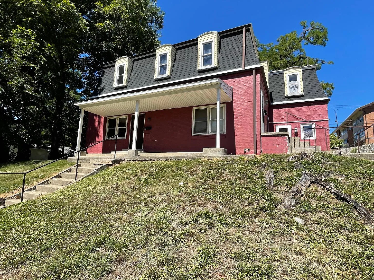 158 W Main St — Photo 2