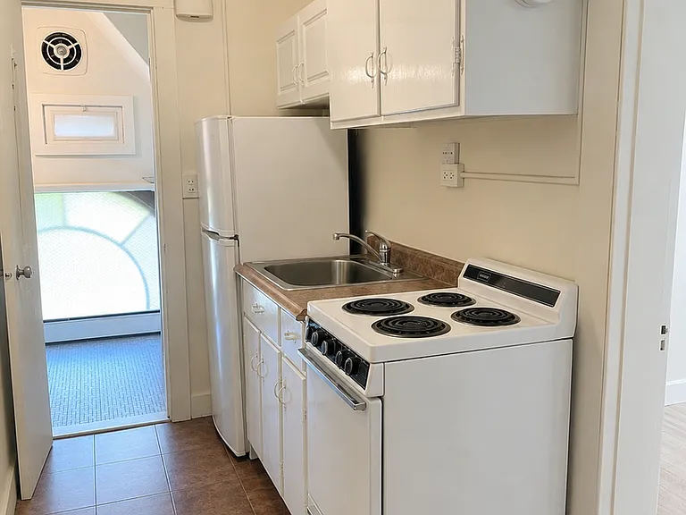 624 Orange St — Photo 4