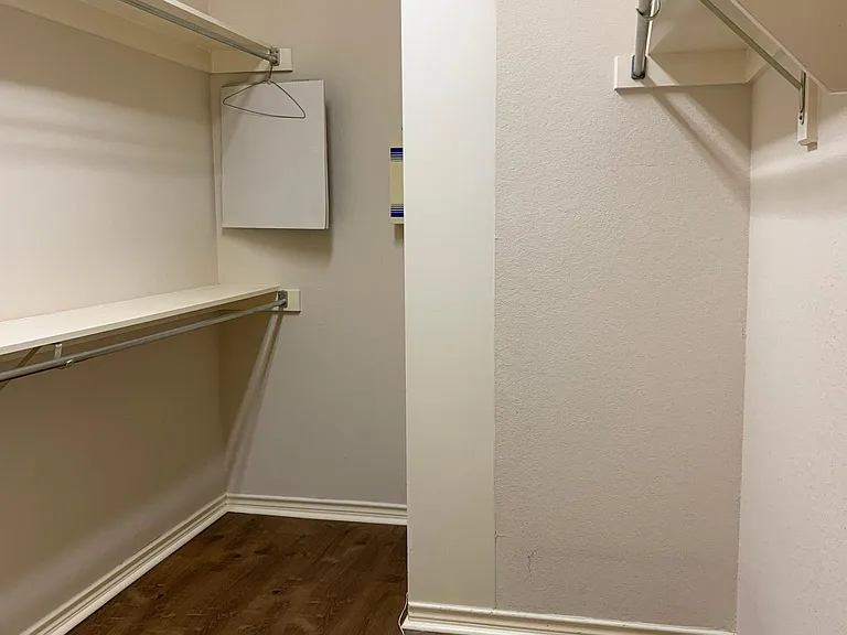 2708 Wickham Ct — Photo 10