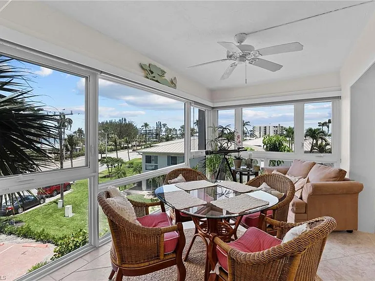 1930 Gulf Shore Blvd N #A302-A — Photo 10