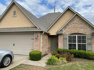 1805 SW Stonegrove Rd, Bentonville, AR 72712