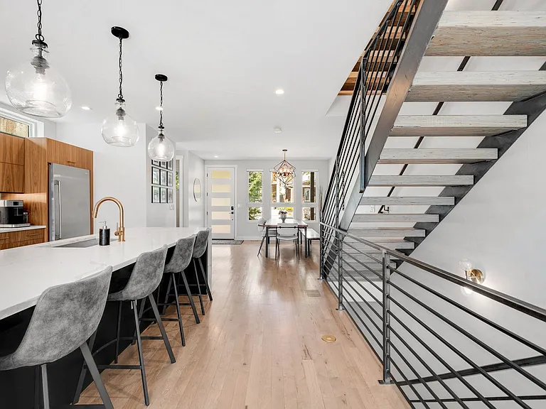 3524 Mariposa St — Photo 11