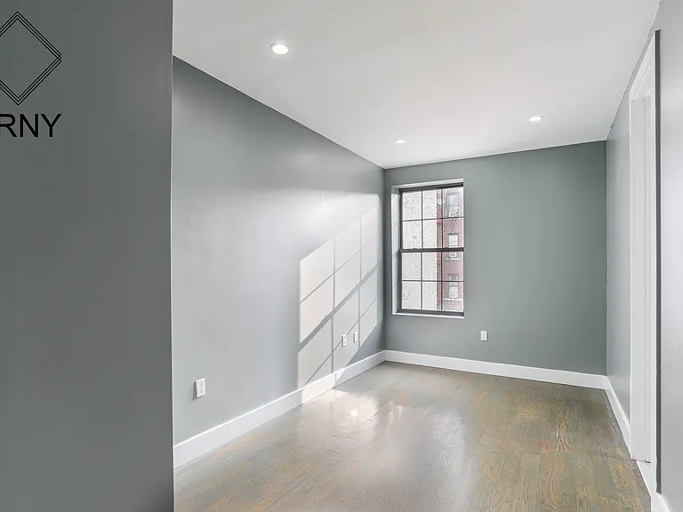 580 E 26th St #3 — Photo 14