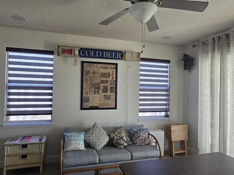 1st floor sitting area with queen sleeper sofa