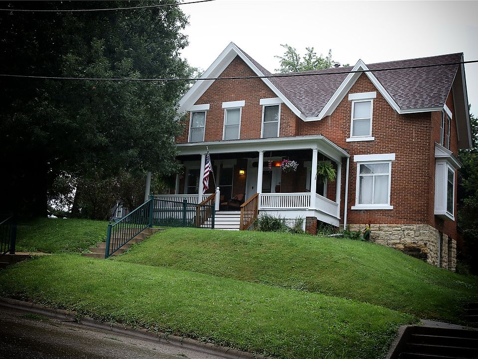 1st image of 207 N Davis St