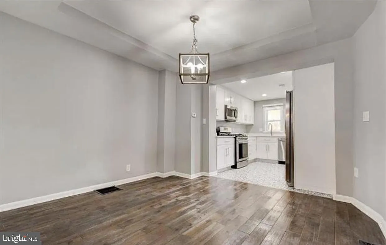 2 bed, 1.5 bath, 1248 sqft, $2,300 — Photo 4