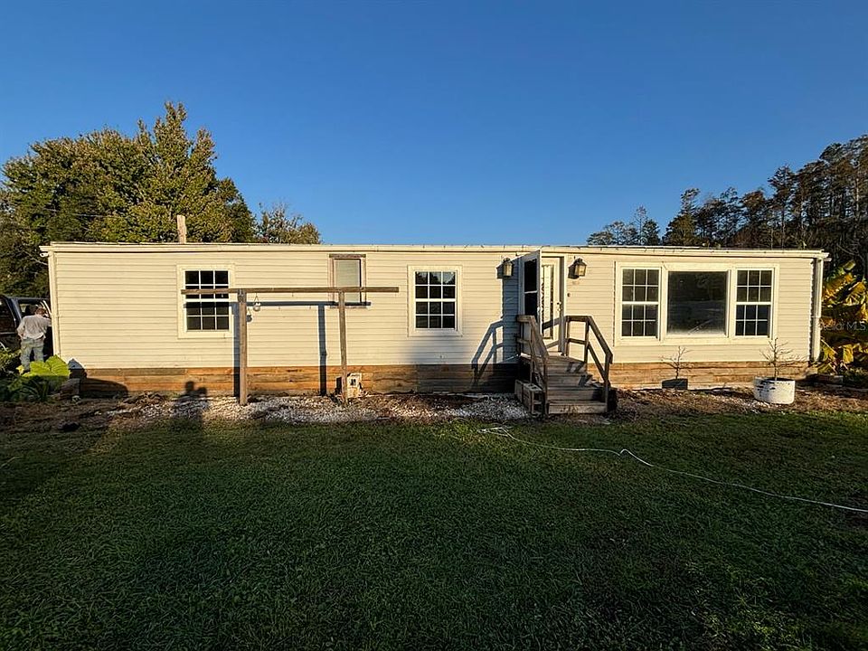 1st image of 206 COUNTRY WORLD DRIVE E