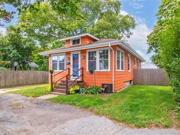 203 Wendell Rd, Warwick, RI 02888