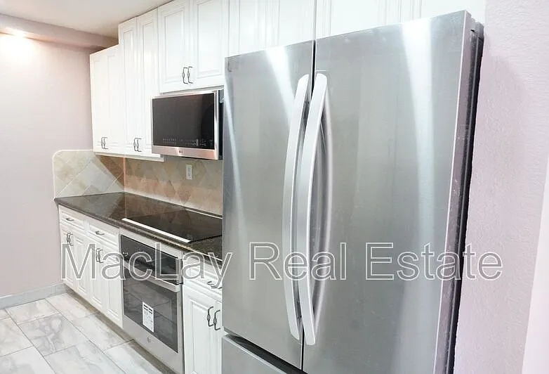 2 bed, 2.0 bath, 1118 sqft, $2,000 — Photo 4