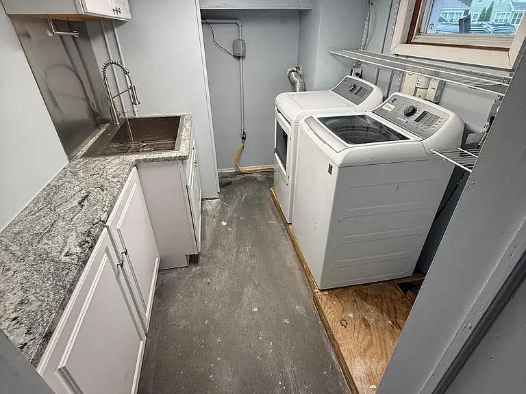 568 W 7th Ave — Photo 12