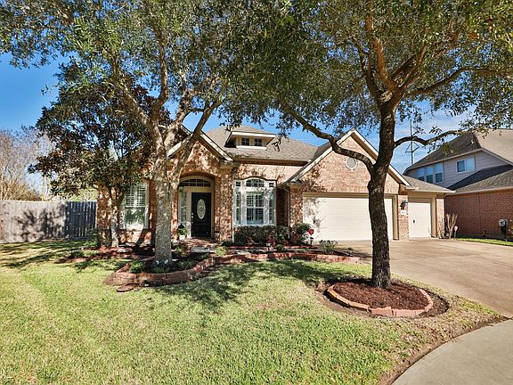 2nd image of 852 Shoal Pointe Ln