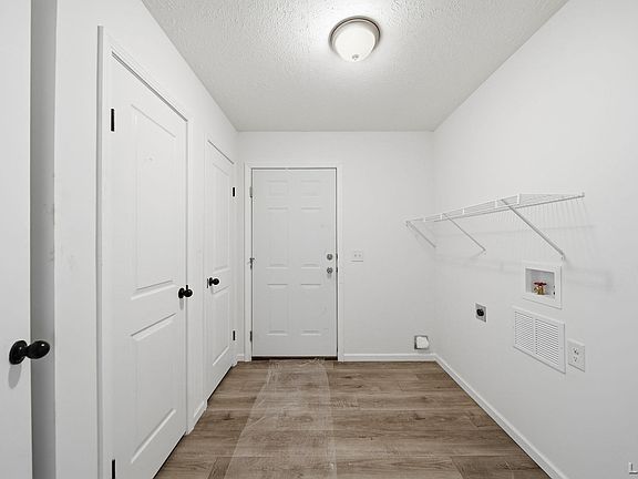 5th image of 4760 Hooks Mill Rd