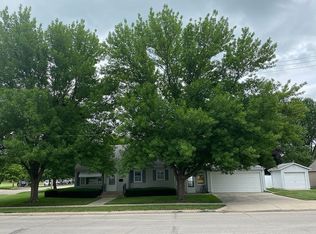 1617 N Rhode Island Ave, Mason City, IA 50401