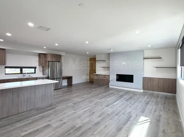 5923 Laurel Canyon Blvd, Valley Village, CA