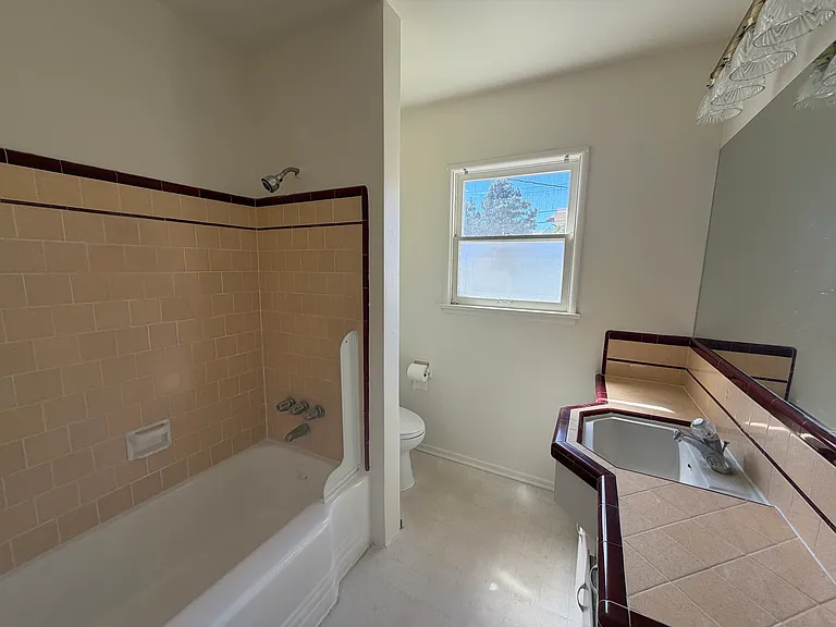 563 E Angeleno Ave — Photo 6