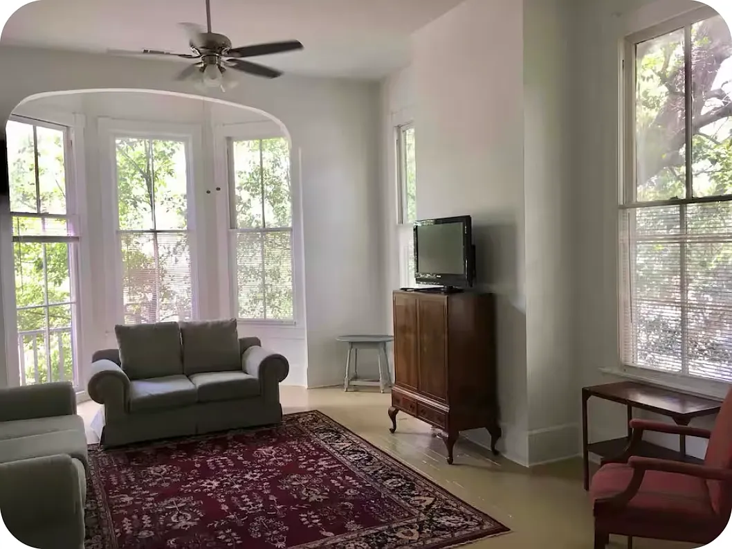 2 bed, 1.5 bath, 1600 sqft, $2,800 — Photo 1
