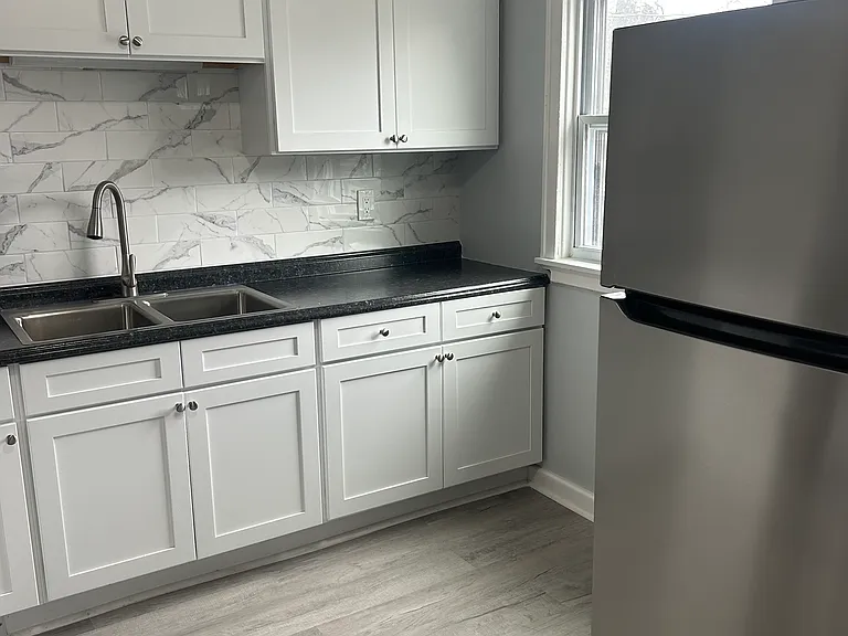 124-26 Woodruff Ave #126 — Photo 3